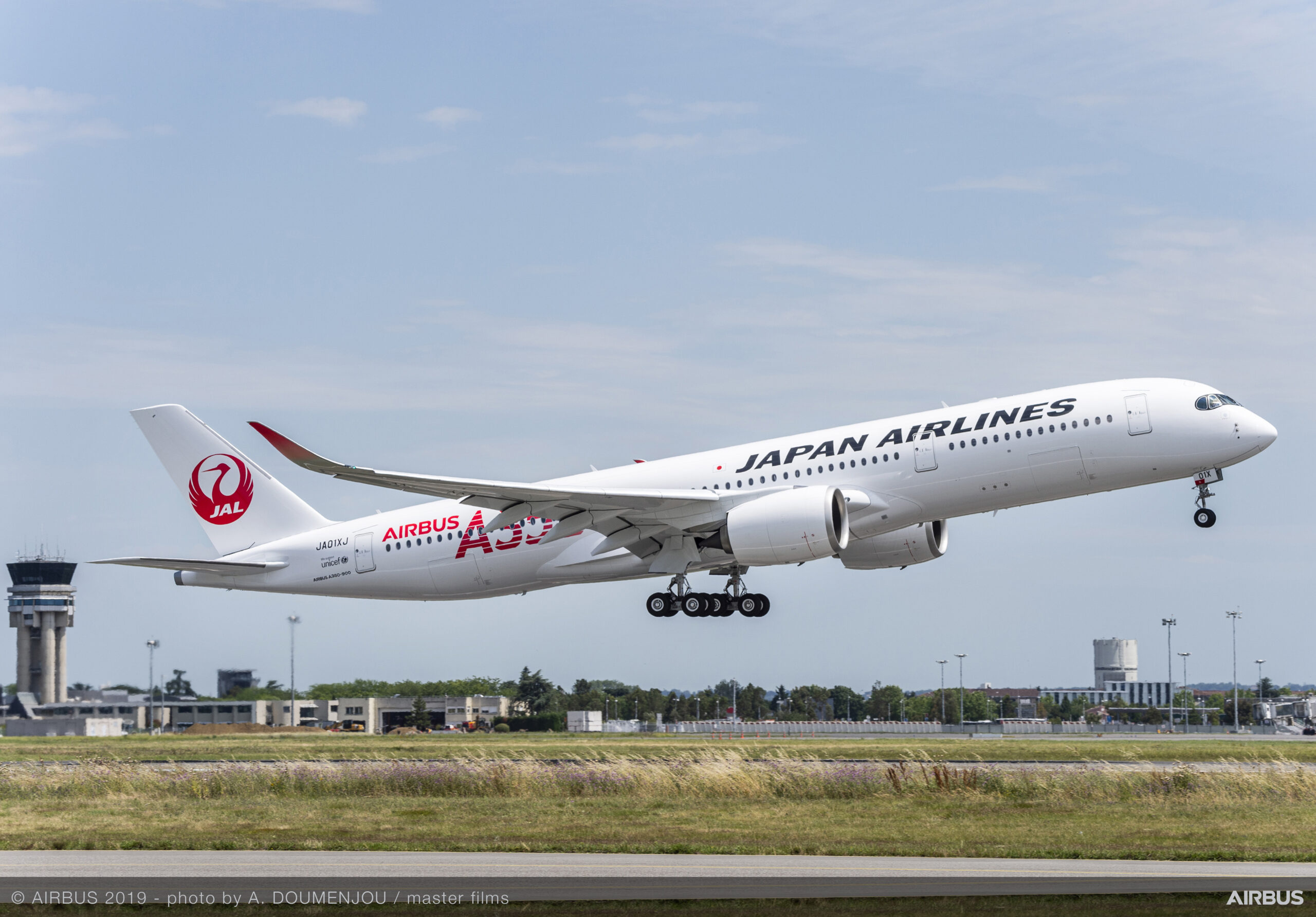 Photo of: Delivery of Japan Airlines’ first A350 XWB // Airbus